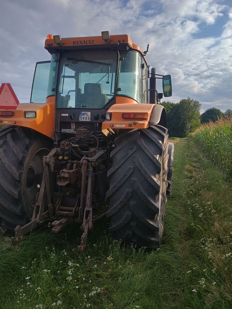 Renault Ares 825RZ