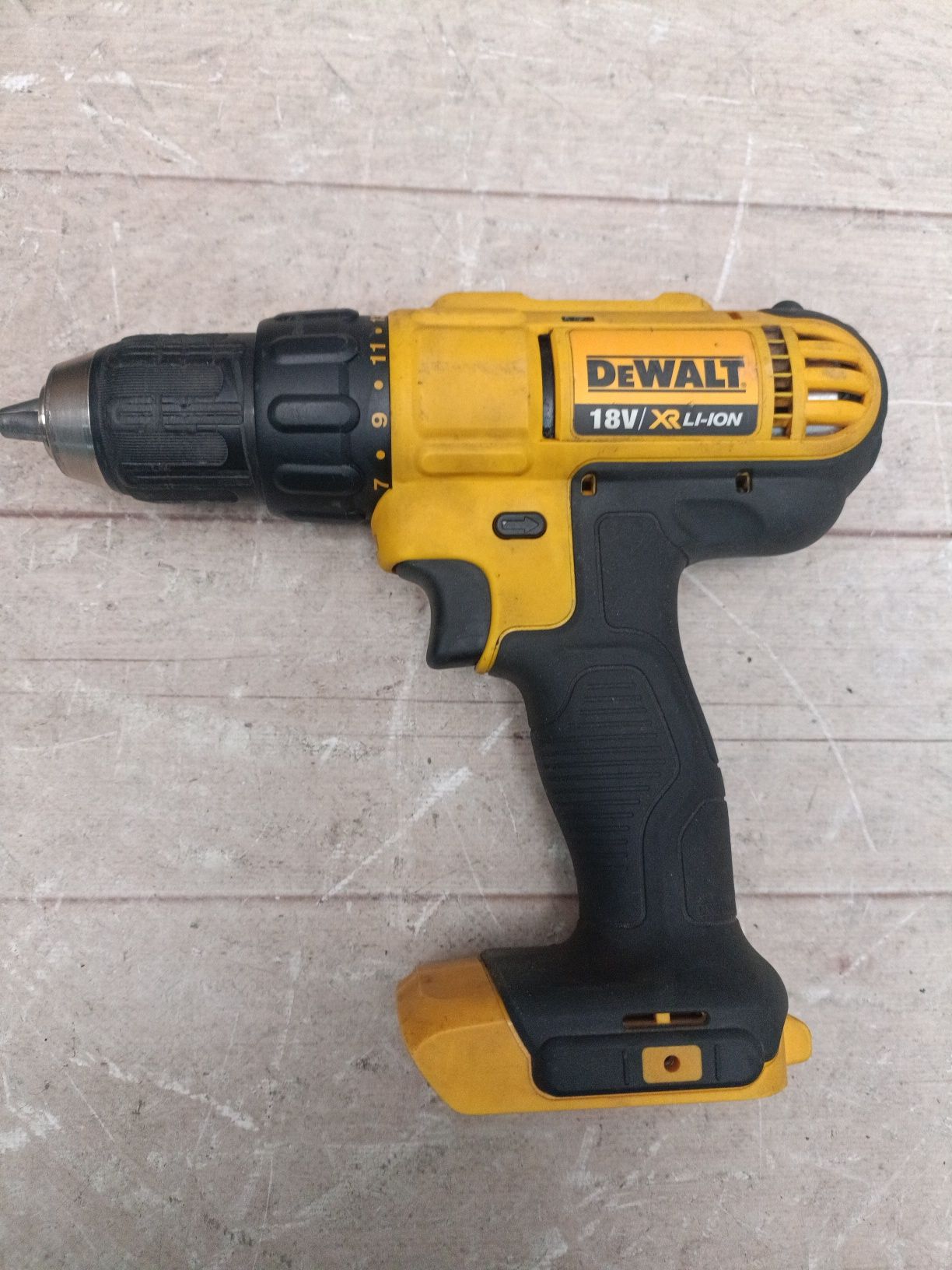 DeWALT DCD771 акумуляторний ударний дриль-шуруповерт