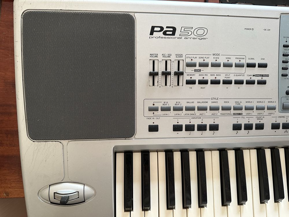 Korg PA-50 синтезатор