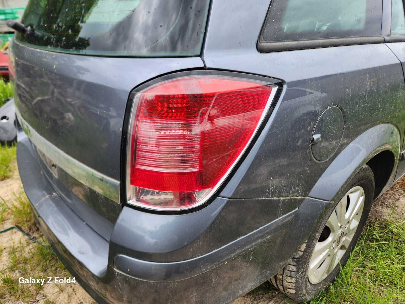 Opel Astra H 1.6 16V Z155. Reflektory przód.