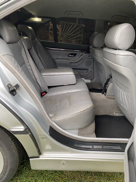 Продам BMW E38 740I, 4.4, без ваносів, акпп, в хорошому стані.