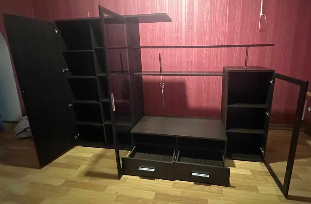 Стінка під телевізор