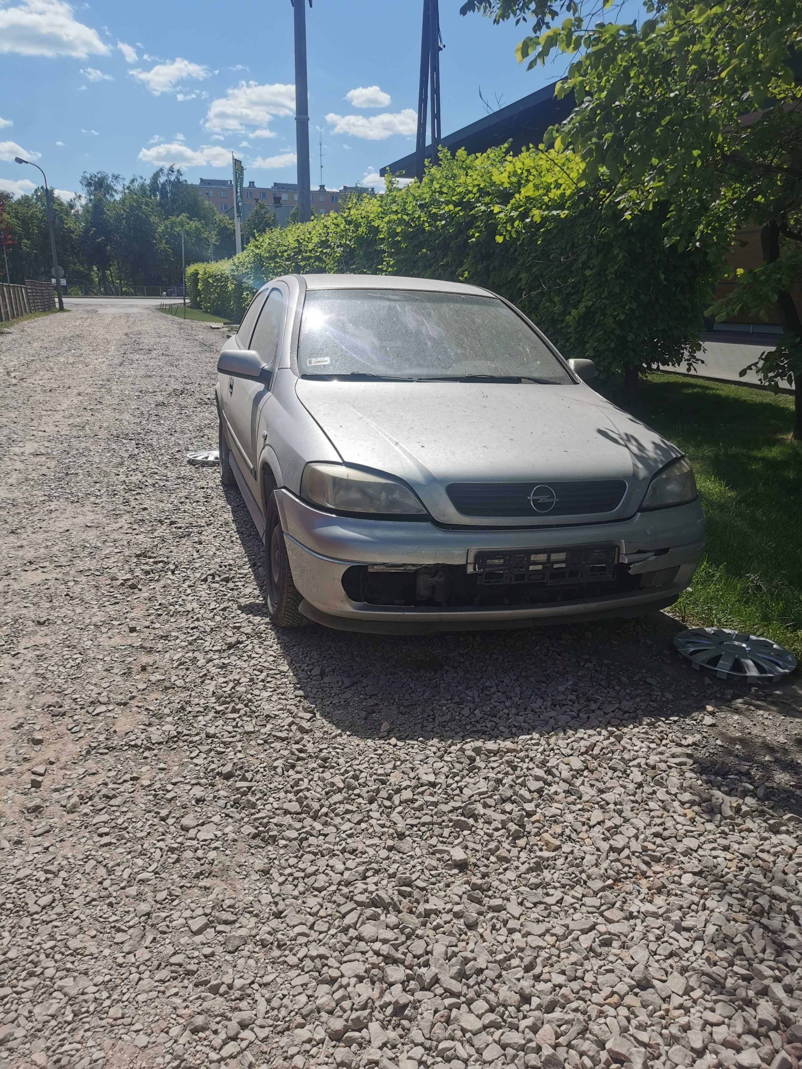 Opel Astra g II uszkodzony