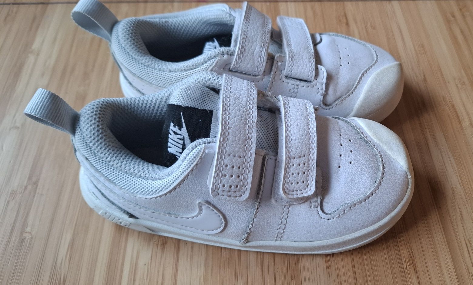 Buciki Nike r. 25