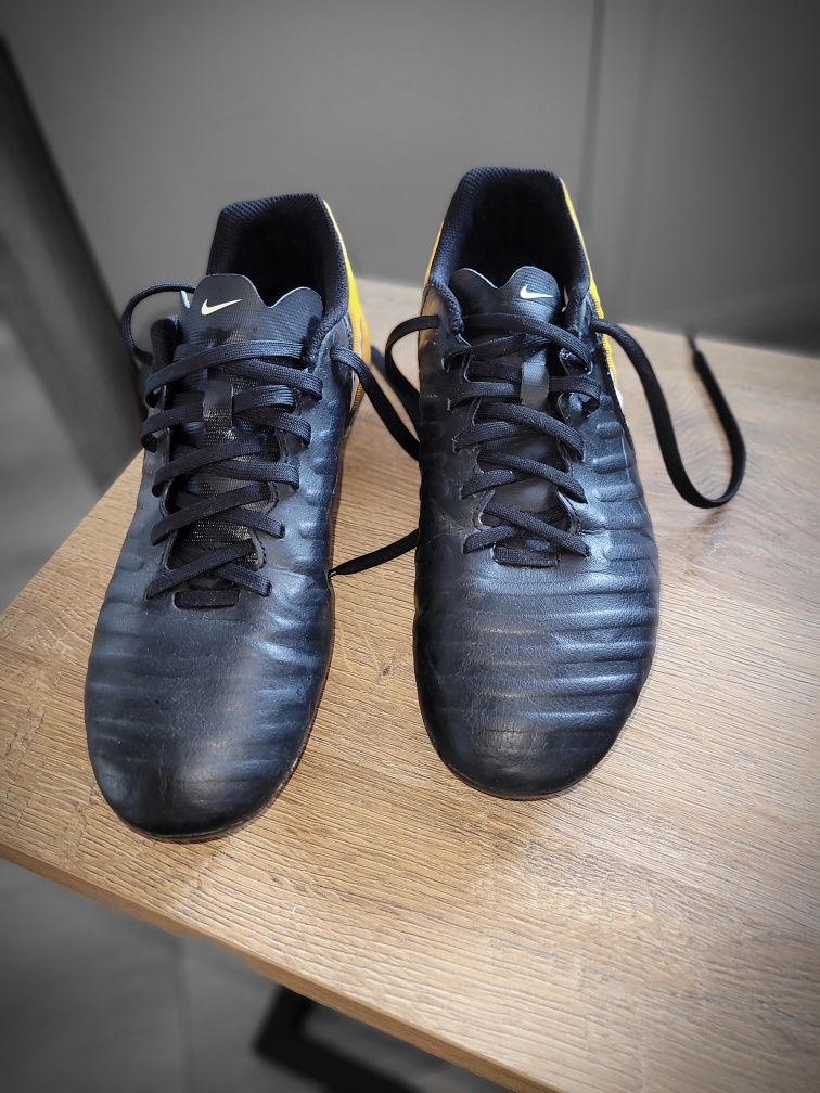 buty do piłki nożnej korki nike tiempo rozmiar 42