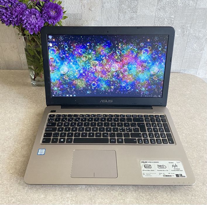 Asus R558U 15.6" FullHD 12/256GB SSD i5-7200 в ідеалі