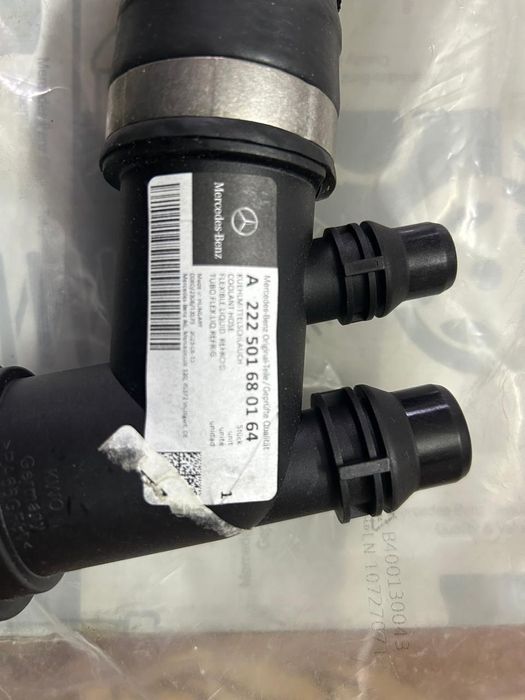 Продам патрубок на Mercedes