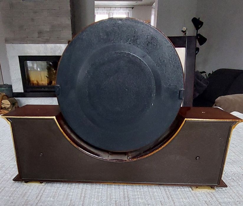 Piękny zegar kominkowy firmy Vesna