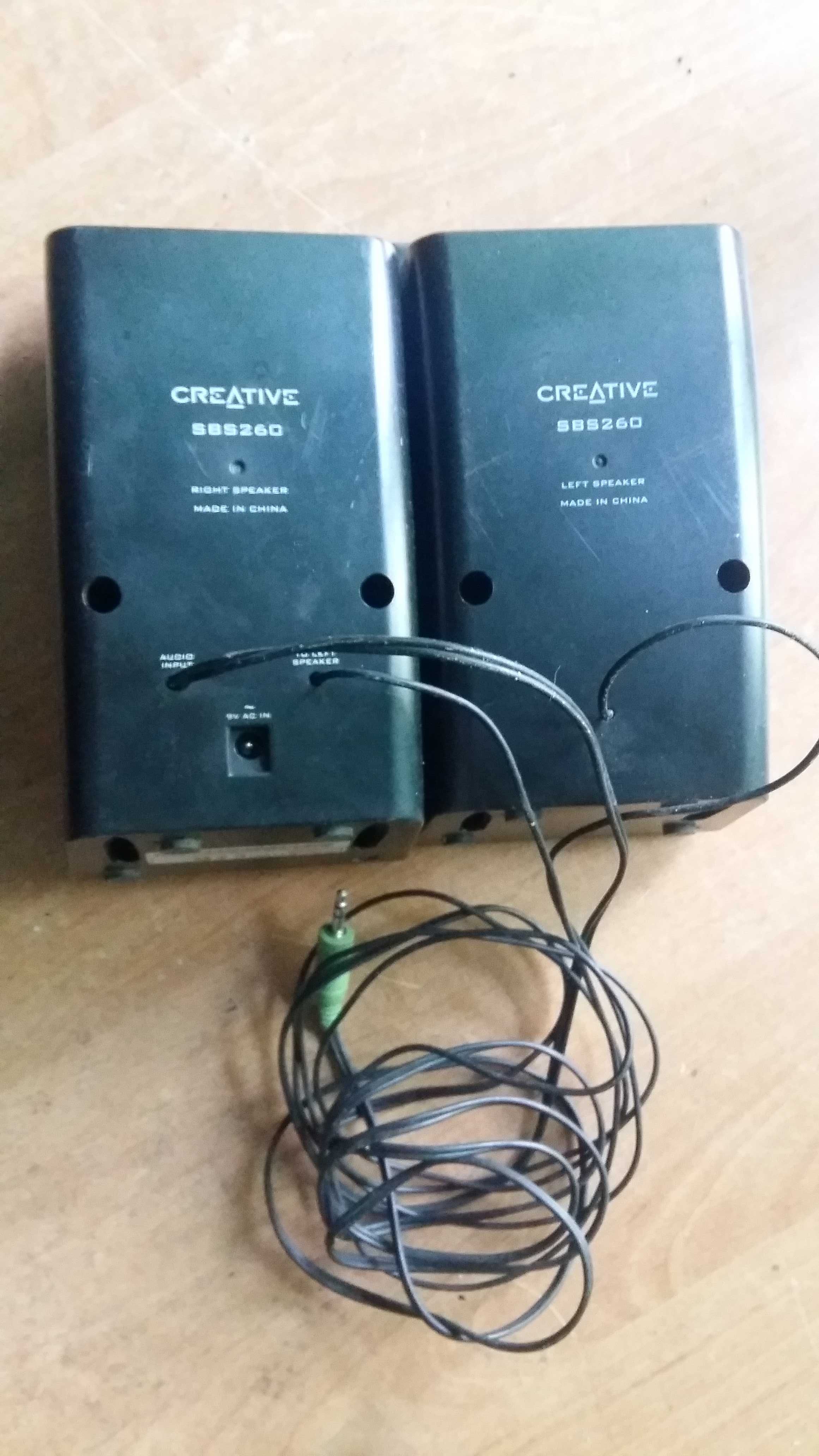 Kolumienki ze wzmacniaczem ,,CREATIVE SBS260"