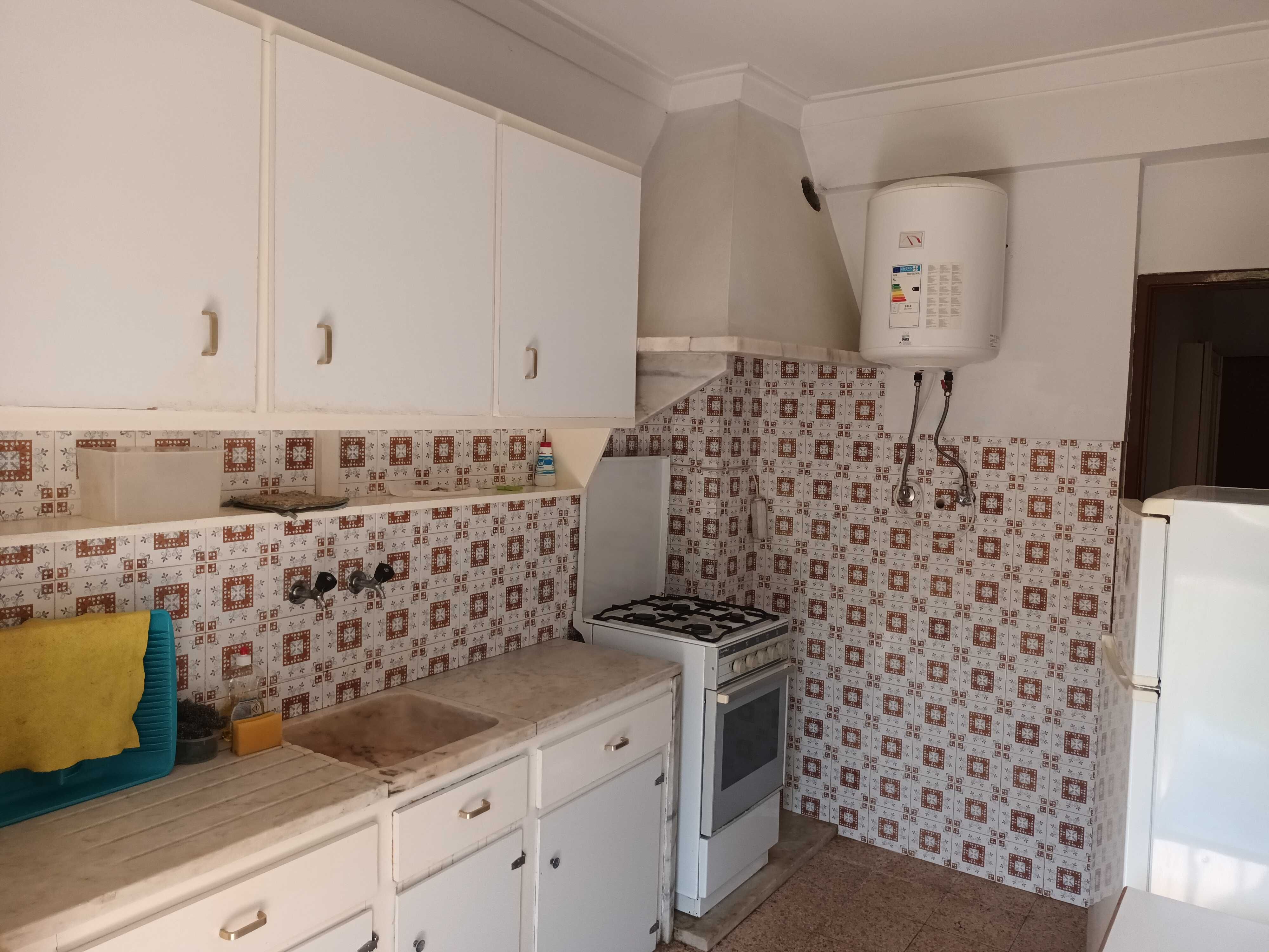 Quarto a Estudante em Apto. Freg.Santa Clara - Lisboa