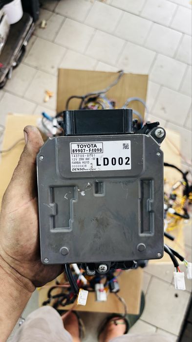 Блок управління фарою Toyota C-HR 89907-F4090