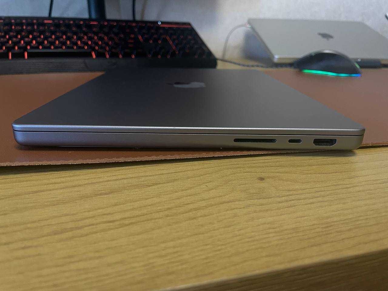MacBook Pro 14 2021 M1 Max 64GB RAM 1TB SSD Gray