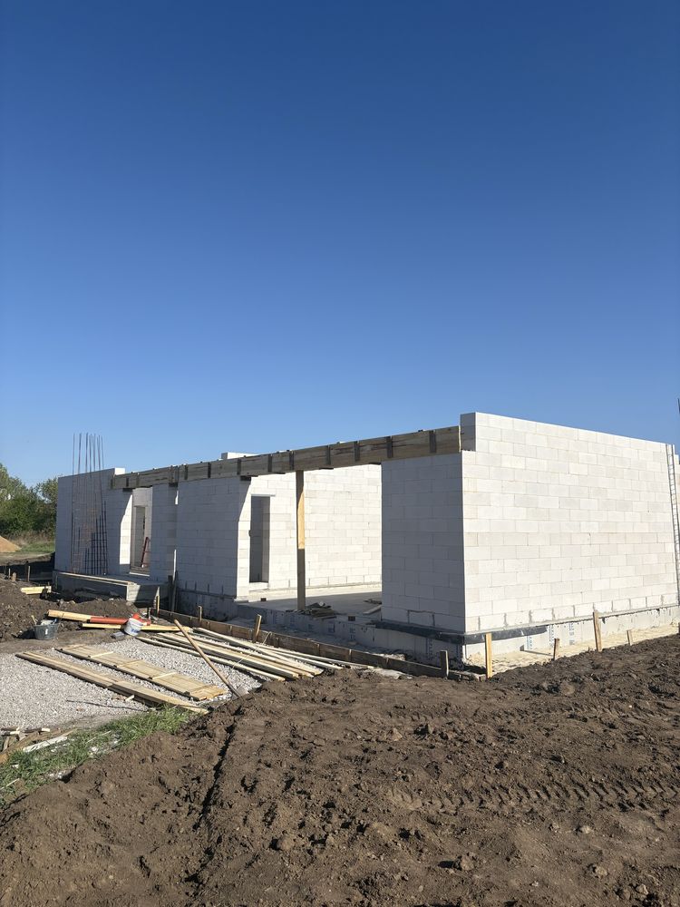 Будівництво будинків , котеджів