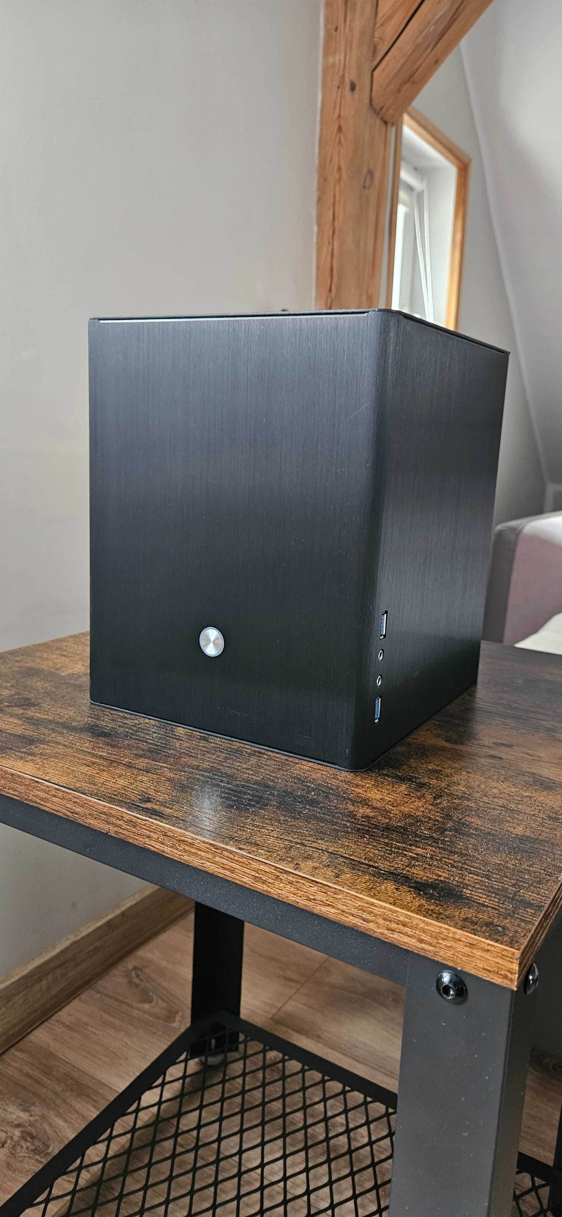 Komputer mini itx Ryzen 3 RX 550 SSD DDR4