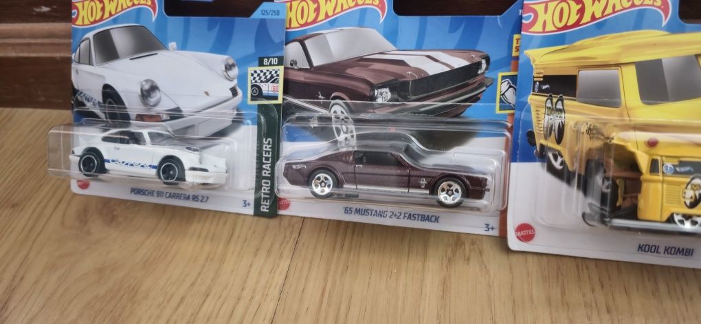 Hot wheels 1/64 novos