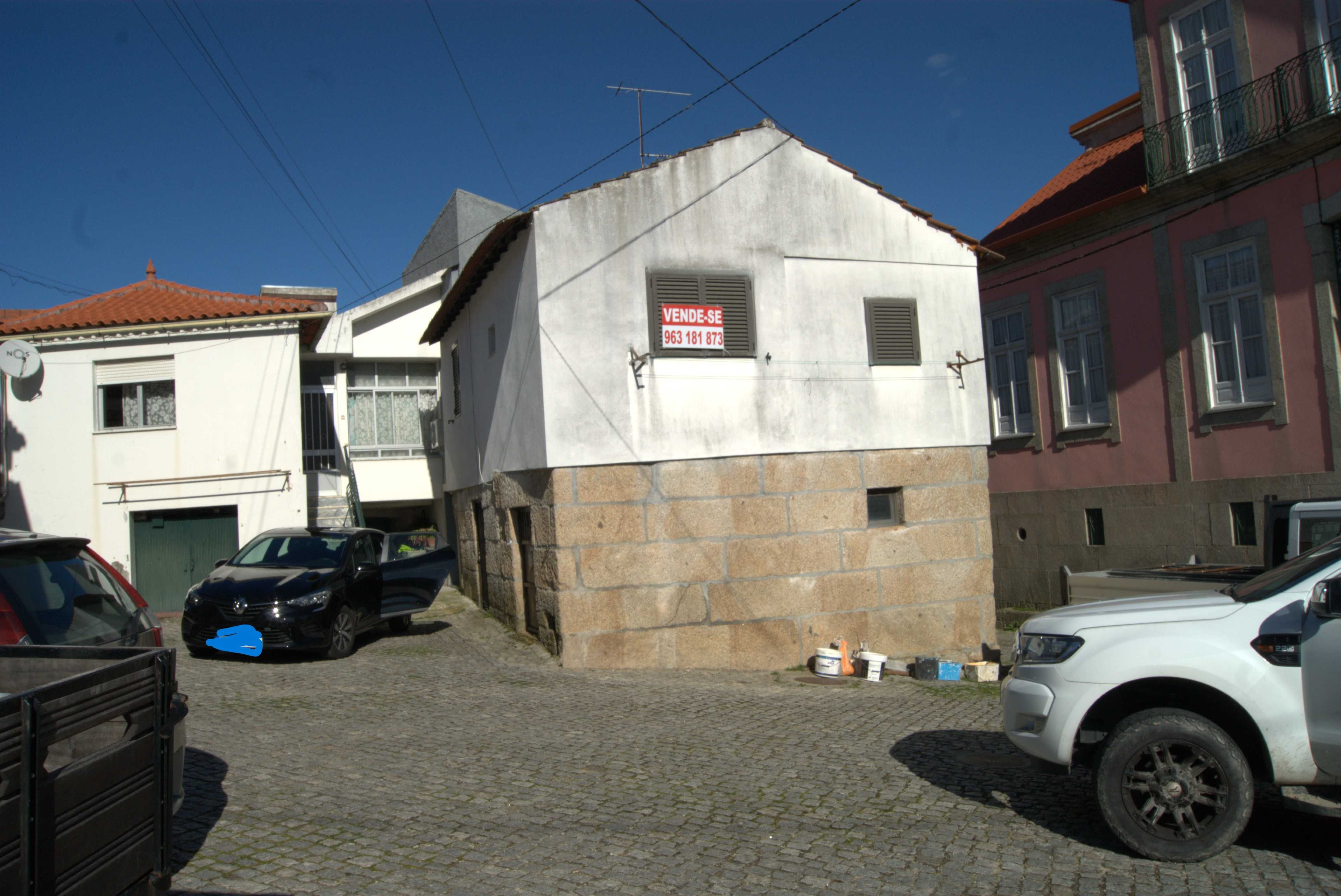 Casa de aldeia à venda