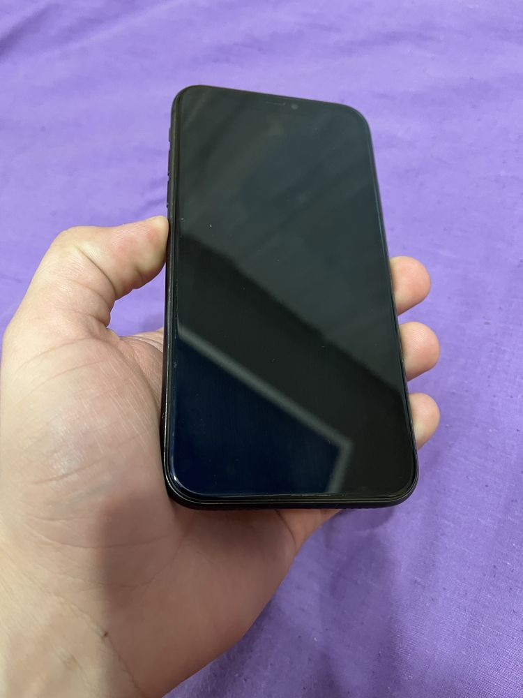 Продам iphone 11 128GB official