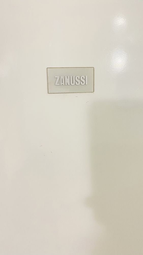 Двухкамерный Холодильник Zanussi (184 См)