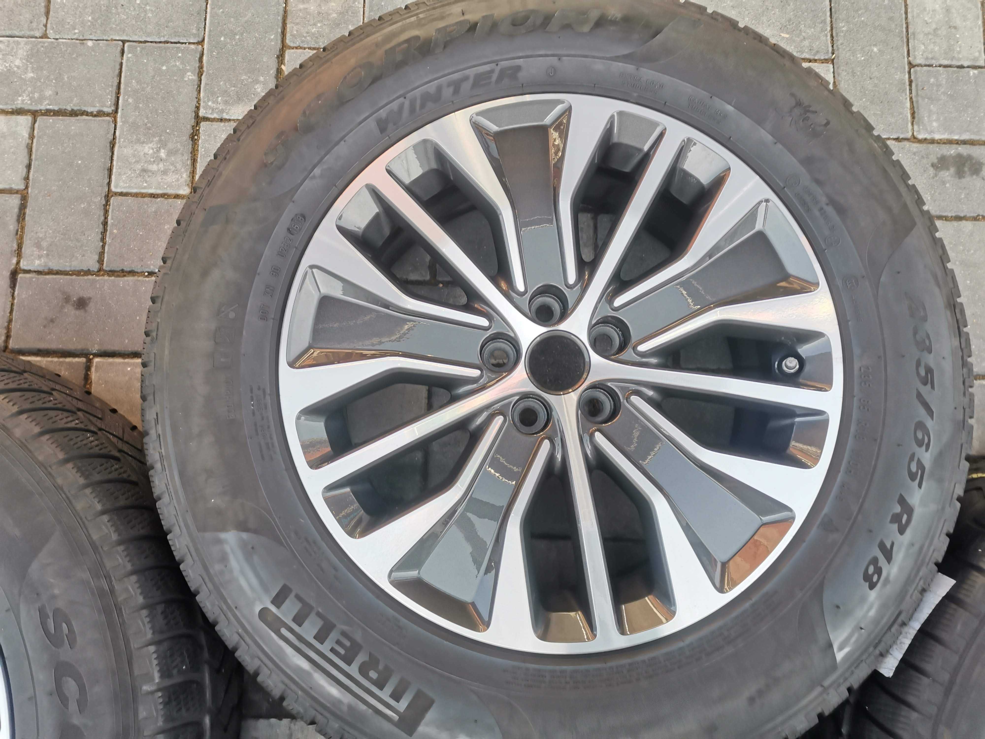 Felgi Jaguar I-Pace Ford Volvo 7.5Jx18H2 5x108 ET45 TPMS