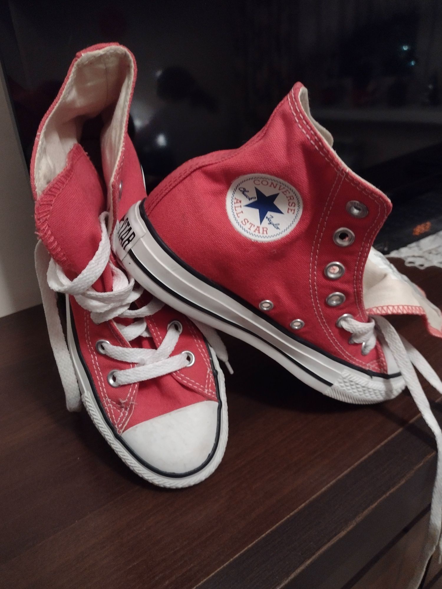 Trampki czerwone CONVERSE ALL STAR rozmiar 36,,5 wkładka 23 cena 100 z