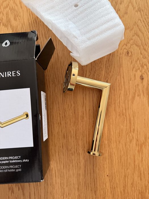 Nowe uchwyty na papier toaletowy Omnires MODERN PROJECT MP60510GL