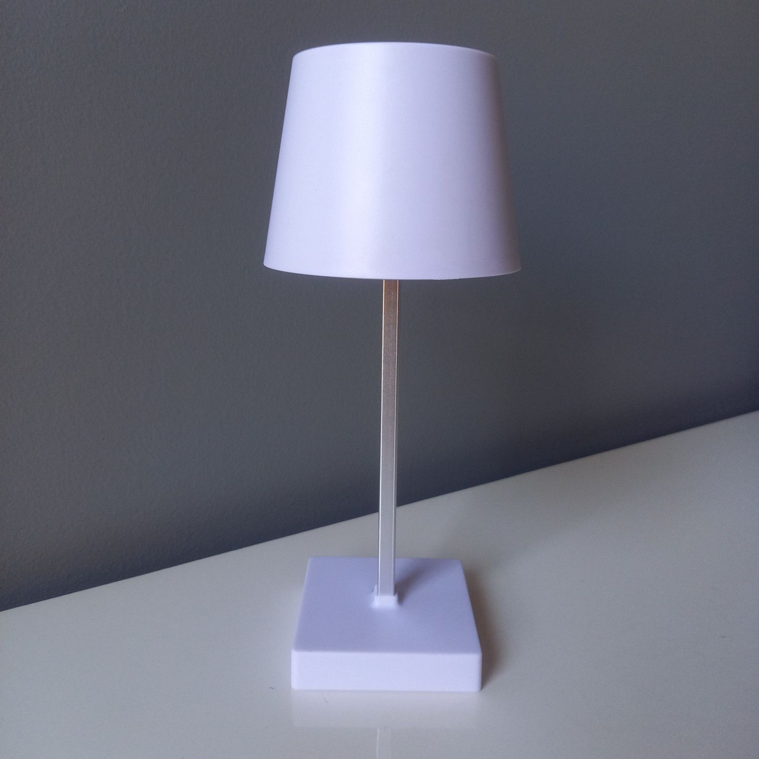 Lampa stołowa nocna dotykowa LED biało/srebrna