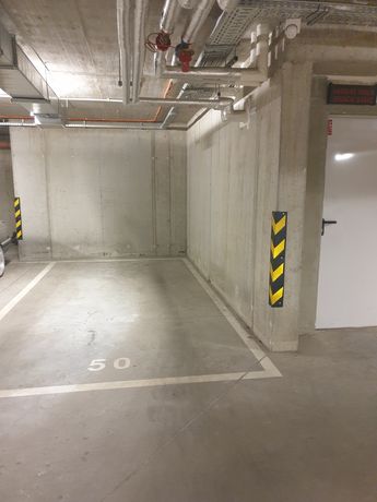 Miejsce parkingowe w garażu podziemnym Struga 62