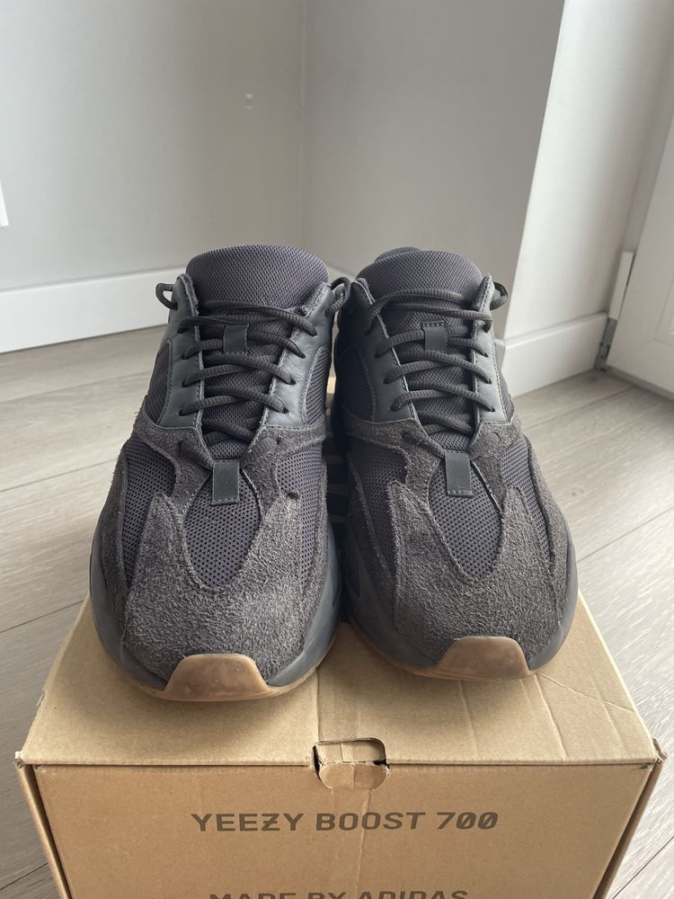 Adidas Yeezy 700 utiliity black boost v2