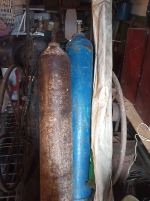 Продам балоны для газов ( кислород ,углекислота, оцетилен, пропан.)