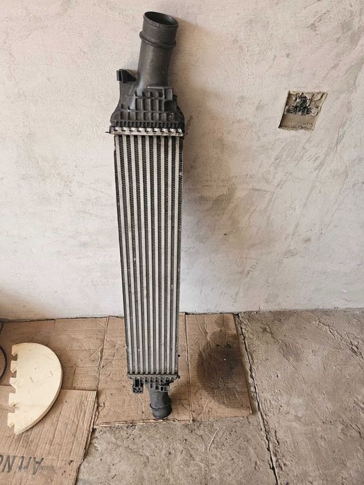 Продам интеркулер Audi q5 2.0 tfsi 2015 г.в оригинал б.у.