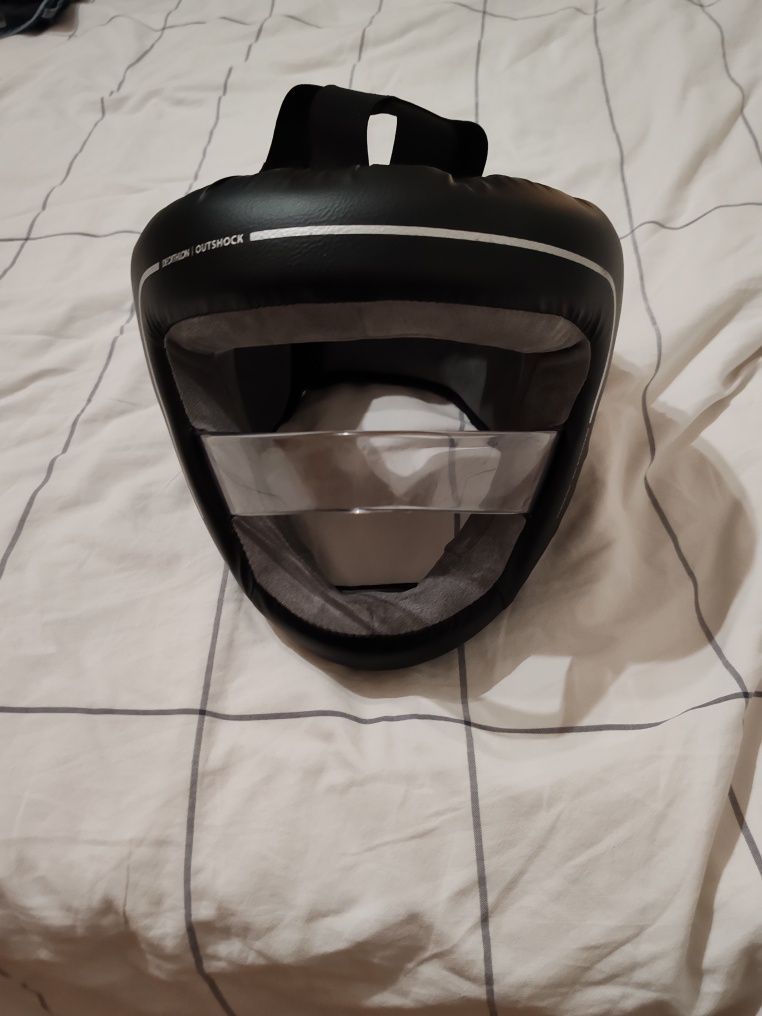 Capacete de boxe