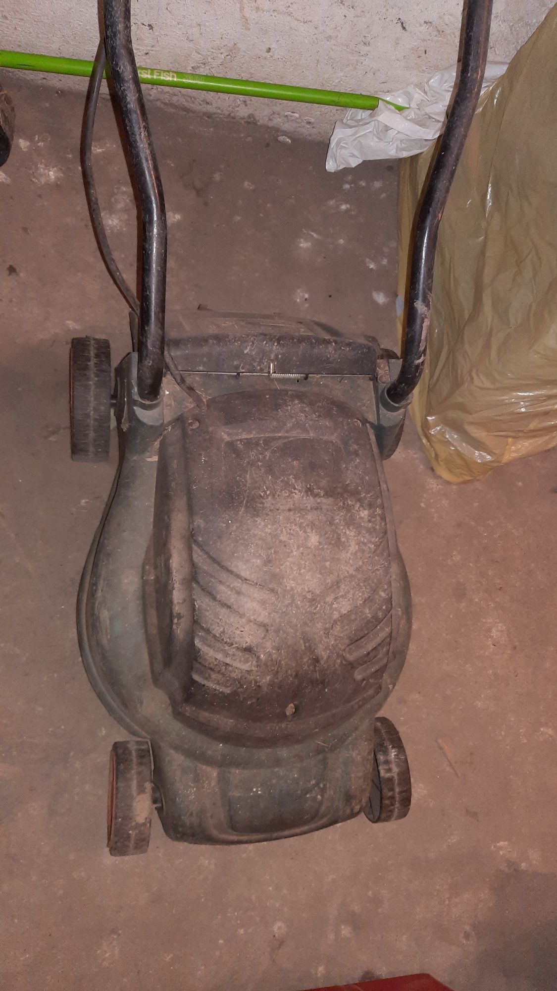 Kosiarka  elektryczna 1000watt szerokość koszenia 32cm regulacja wysok