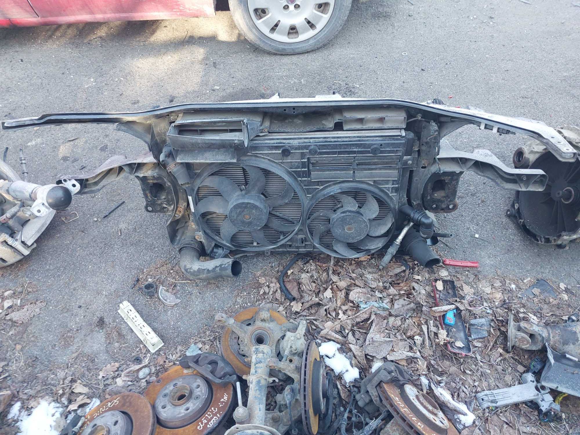 Pas przedni wzmocnienie chlodnice kpl  vw passat b6 2.0tdi