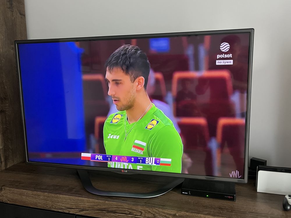 Telewizor LG 47 cali LED smart tv stan bdb