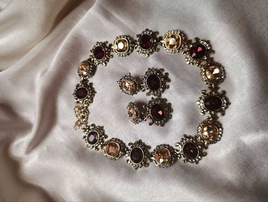 Шикарний комплект прикрас із камінням у вінтажному стилі