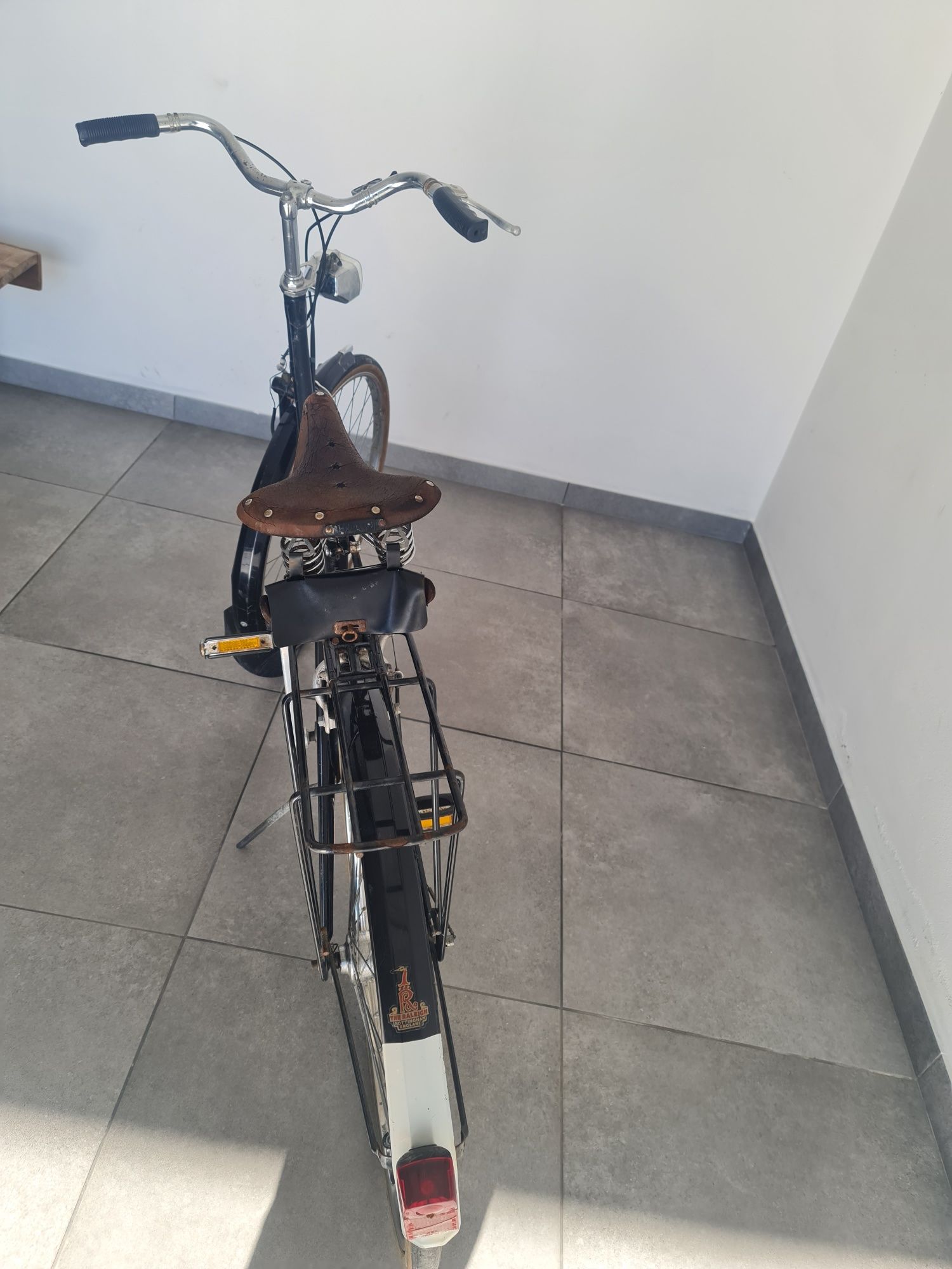 Vendo bicicleta 'pasteleira' antiga