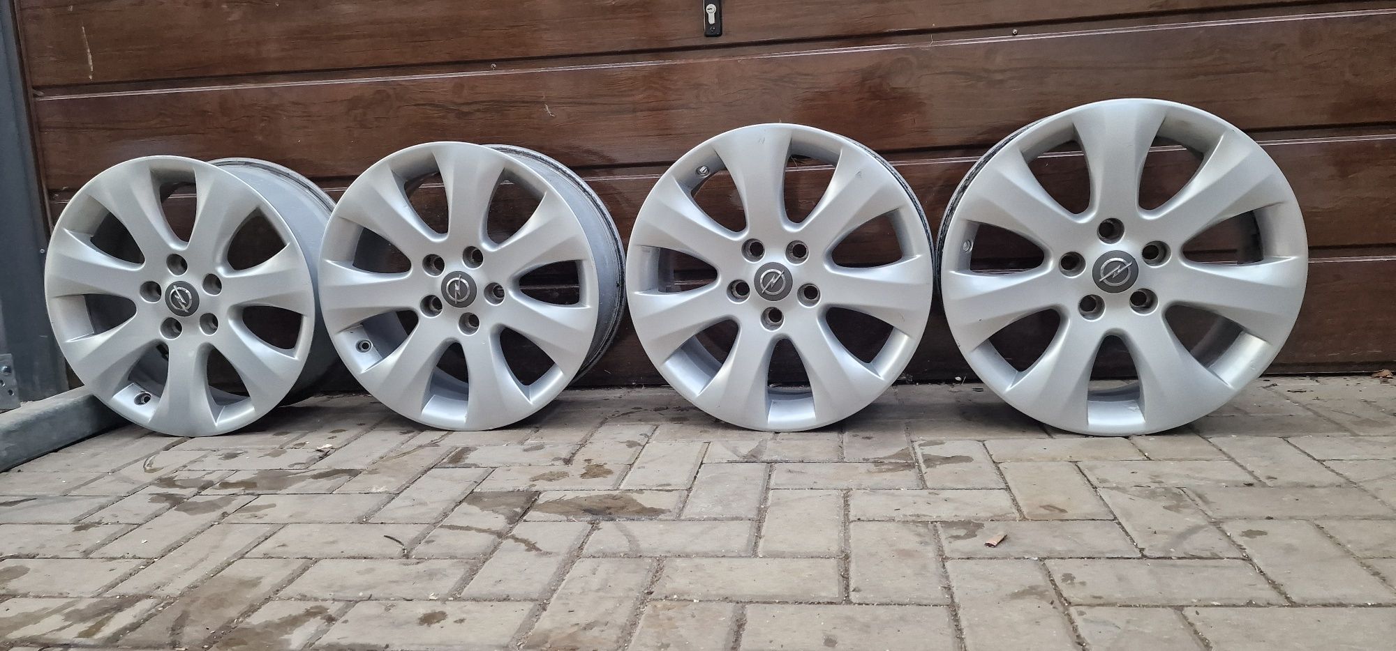 Felgi Aluminiowe Opel Insignia B-R17 5x115 ET44-7J