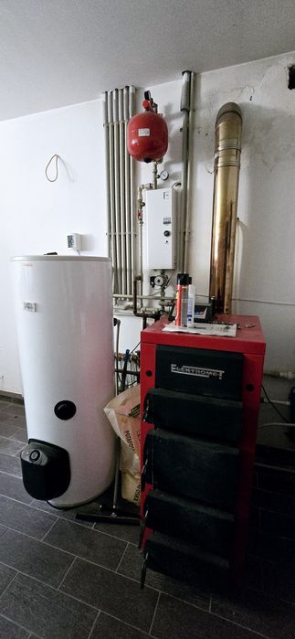 Будинок з басейном,  сауною, 15 соток землі