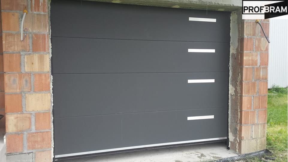 Brama garażowa Wiśniowski 250x210 z napędem