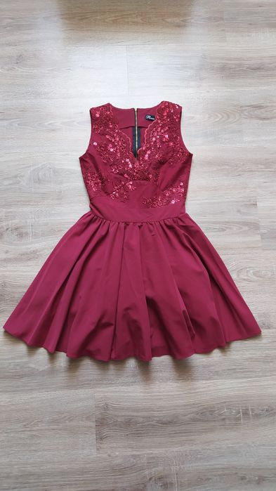 Burgundowa suknia 36