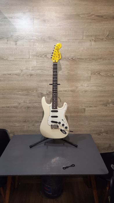 Майстрова Fender Stratocaster SS