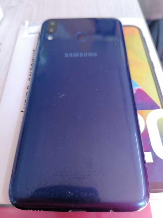 Мобільний телефон Samsung Galaxy M20 4/64GB Ocean Blue SM-M205FZBWSEK