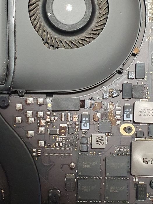 Материнська плата apple macbook pro a1398 2015