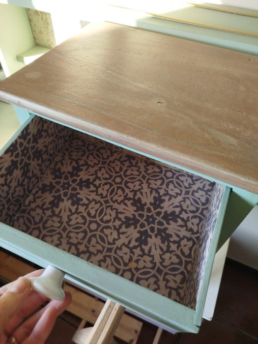 Mesinha de cabeceira ou auxiliar