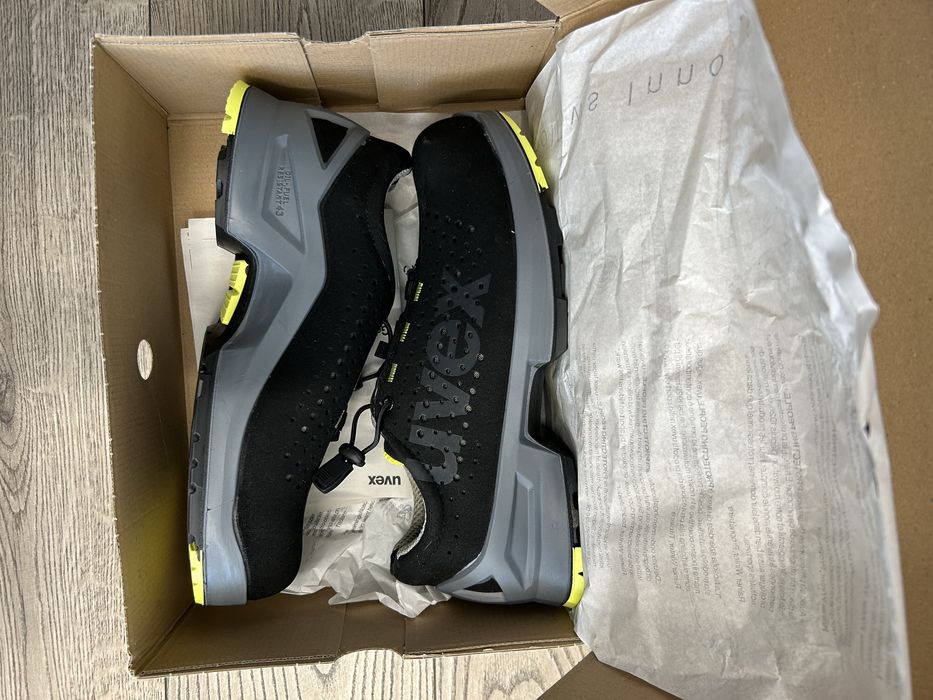 Buty ochronne Uvex 8543.8 S1 SRC rozmiar 43