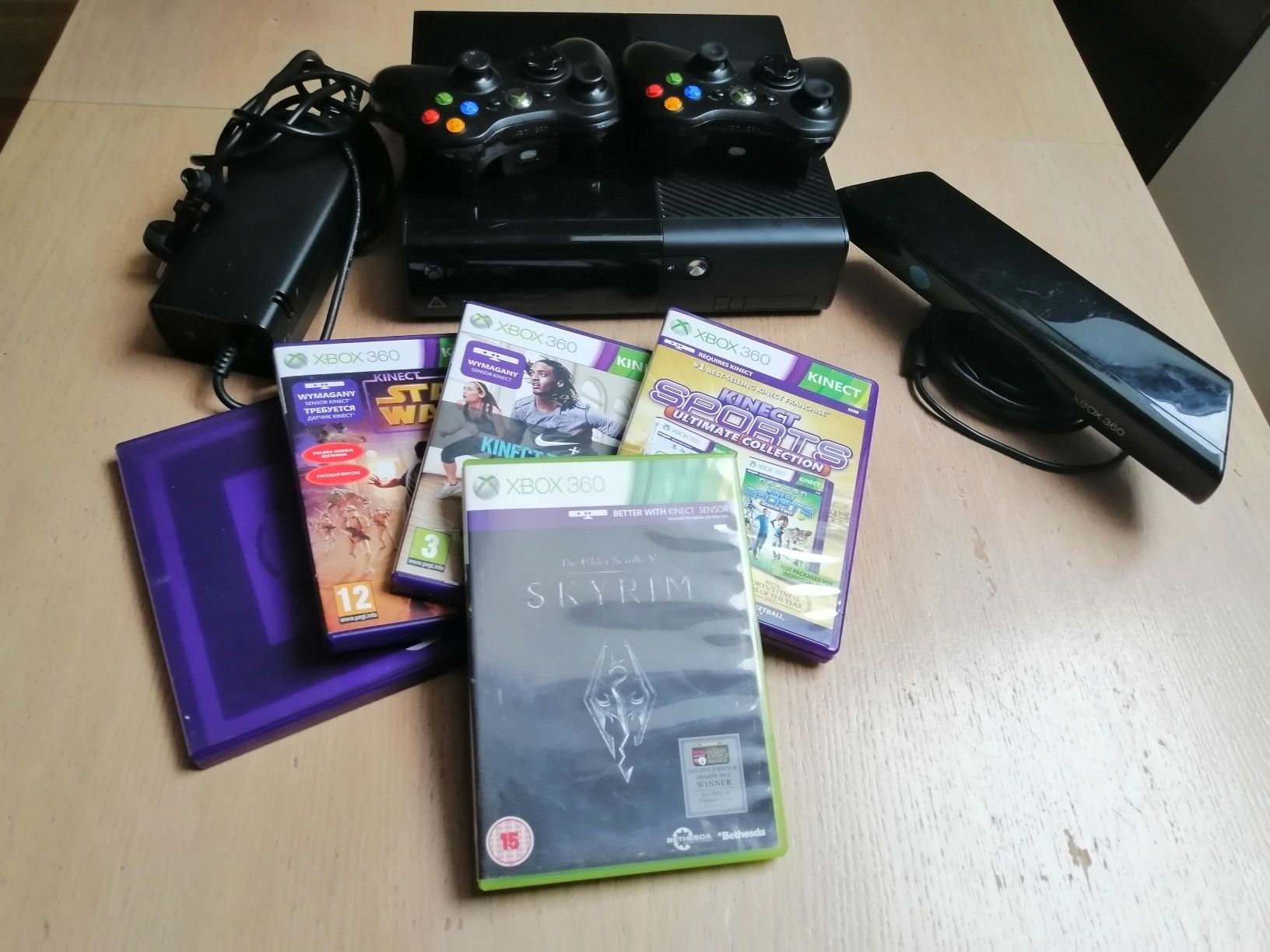 Xbox 360, 2 pady, Kinect, gry
