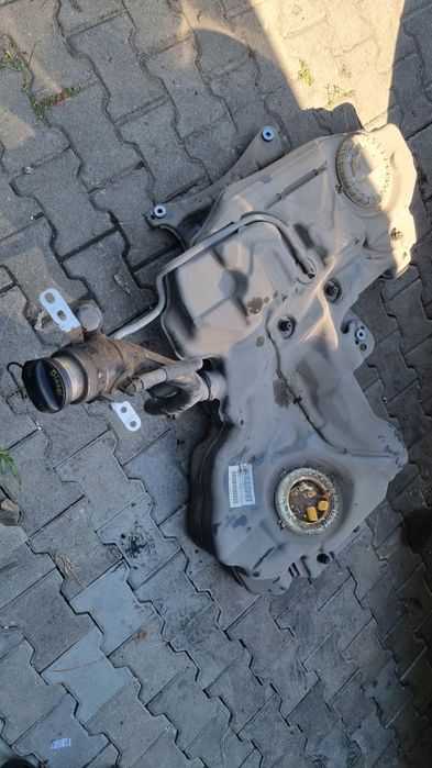 Zbiornik paliwa Audi A4 b8 2.0 tdi quattro