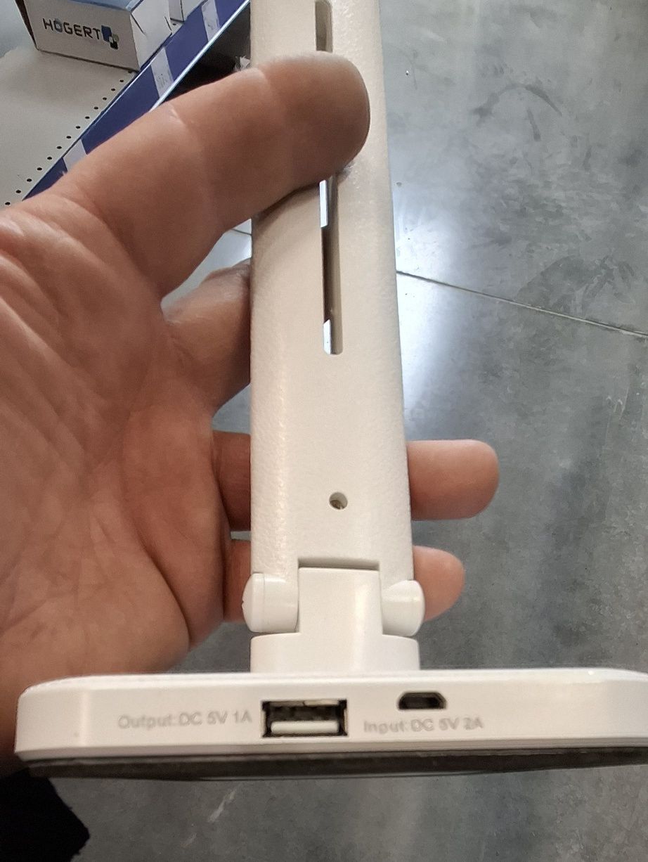 Lampka Biurkowa IZUKA LED z ładowarka indukcyjną!