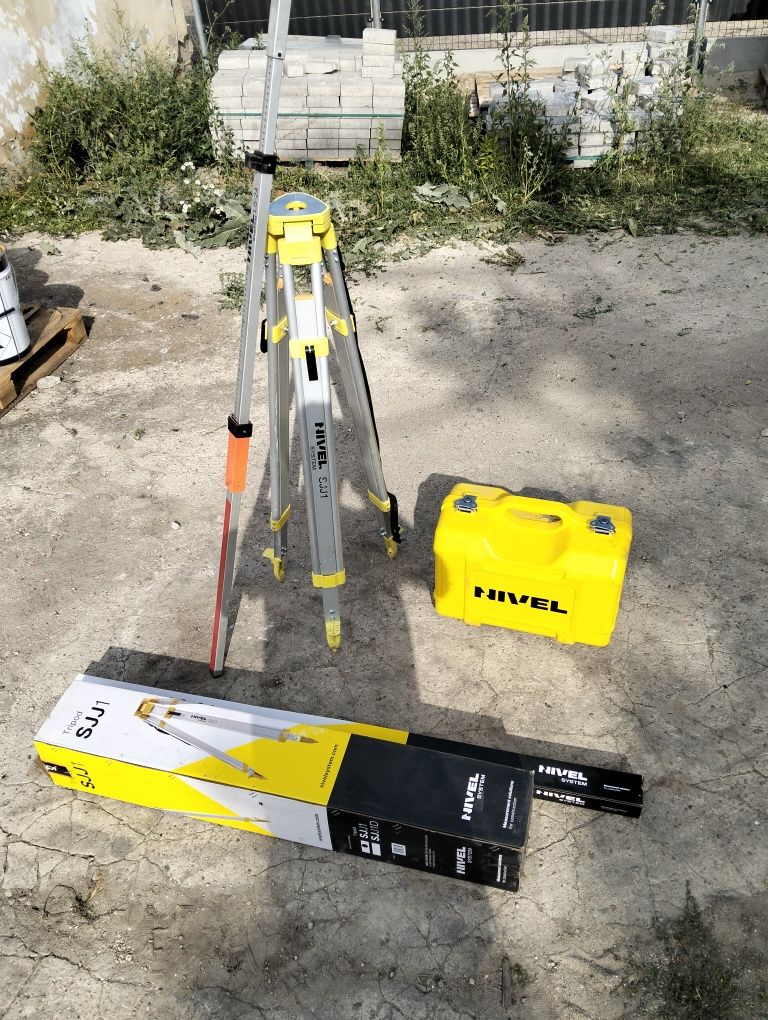 Niwelator laserowy NIVEL SYSTEM NL500 DIGITAL + łata LS-24 + statyw SJ