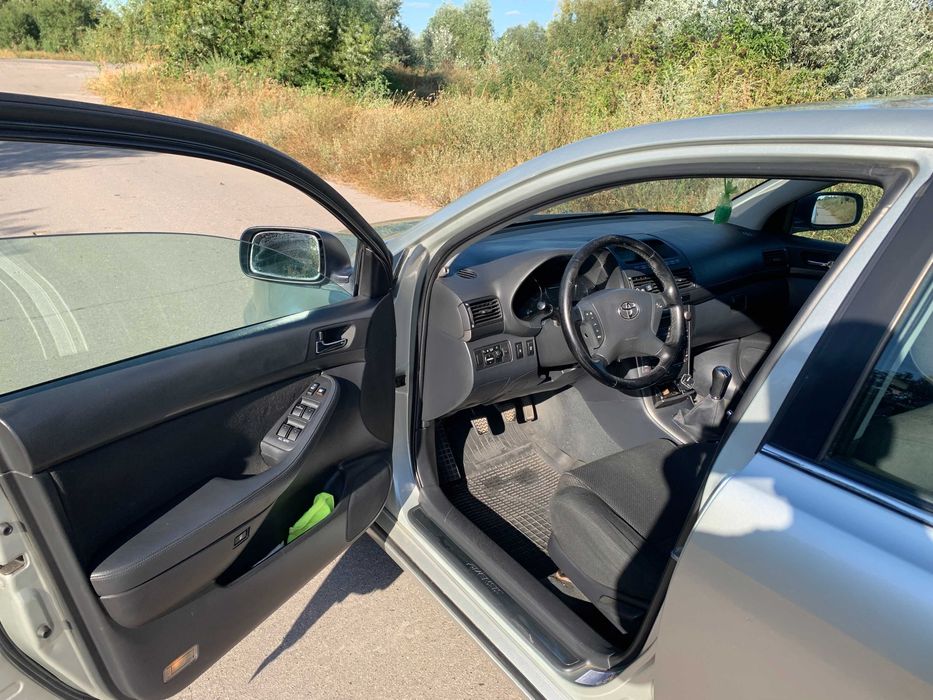 Toyota Avensis 2004